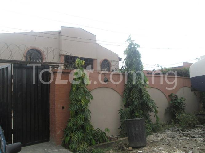 3 bedroom Flat / Apartment for rent Chinedu Okafo Close, Ajao Estate Oshodi Expressway Oshodi Lagos