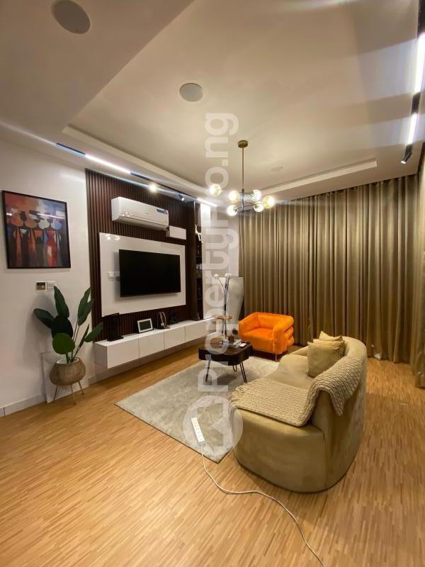 1 bedroom Flat / Apartment for sale Adekunle Yaba Lagos