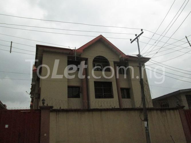 3 bedroom Flat / Apartment for rent Adewale Crescent Oshodi Expressway Oshodi Lagos