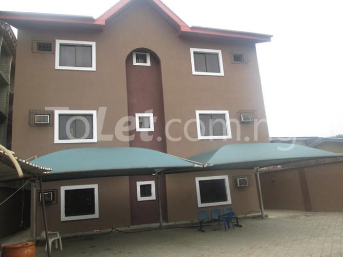 3 bedroom Flat / Apartment for rent Olutosin Ajayi Street Oshodi Expressway Oshodi Lagos