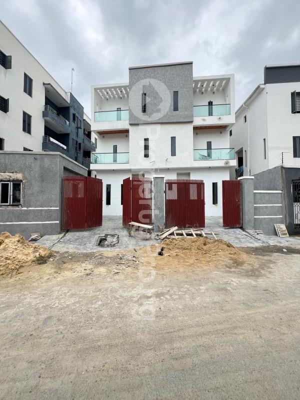 4 bedroom House for sale Ologolo Lekki Lagos