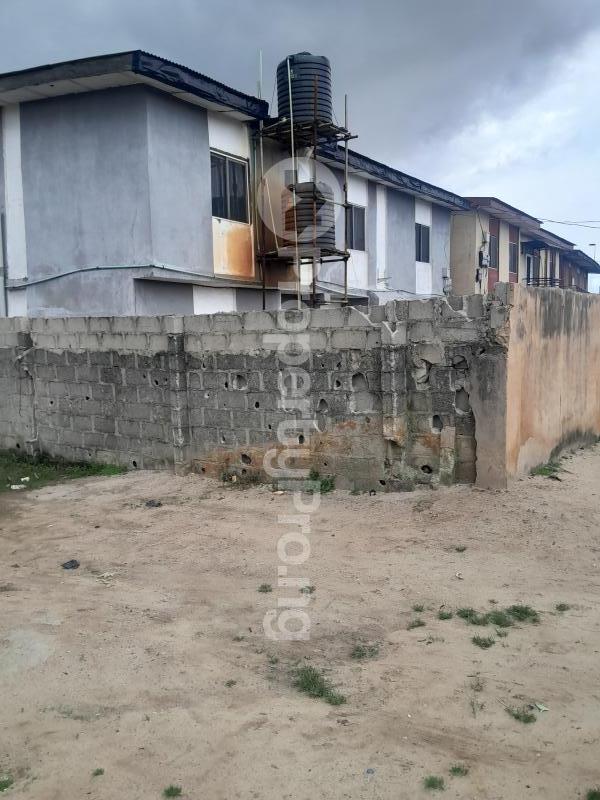 House for sale Between Ilaje And Akoka Bariga Lagos