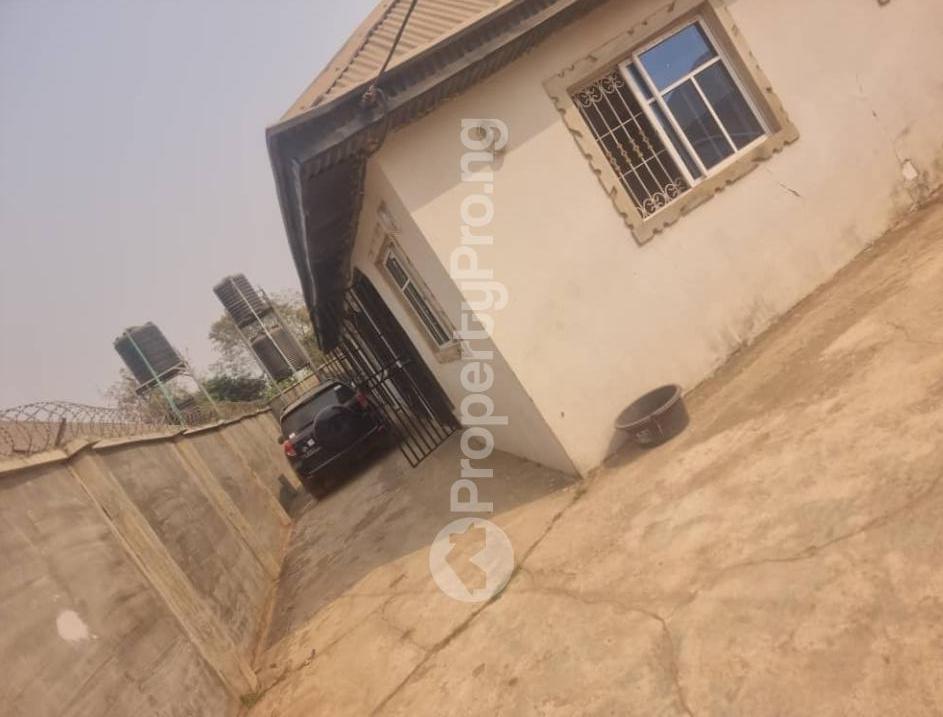 3 bedroom House for sale Erikalofi Along Liberty Academy Road Off Akala Express Ibadan Oyo