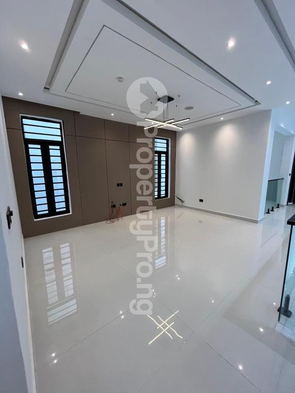 5 bedroom House for sale Lekki Lagos
