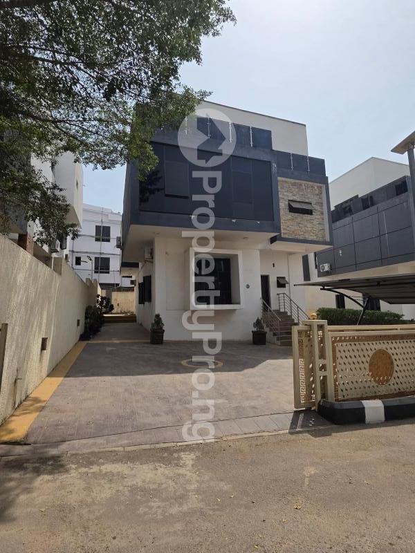 5 bedroom House for sale Guzape Abuja