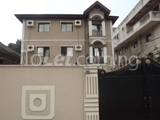 3 bedroom Flat / Apartment for rent 236, Muritala Muhammed Way Yaba Yaba Lagos - 0