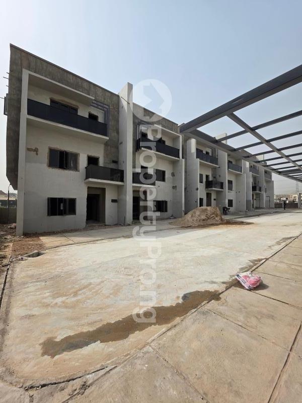 4 bedroom House for sale By Gilmore Jahi Abuja