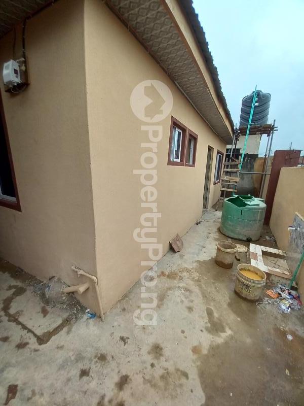 1 bedroom Flat / Apartment for rent Close To Fola Agoro Abule-Ijesha Yaba Lagos