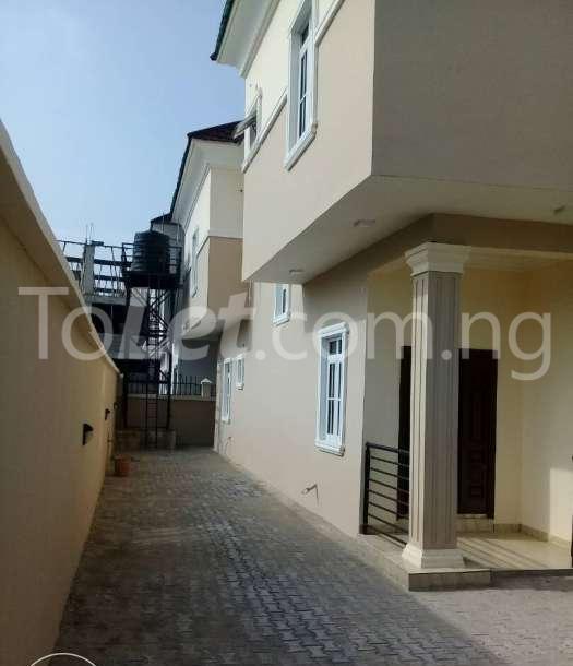 5 bedroom House for sale Block 138, Plot 25, Whitesands Road, By Elf B/stop ( Right Side), Lekki Phase 1. Lekki Lagos