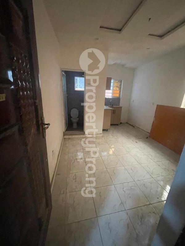 1 bedroom Flat / Apartment for rent Off Pedro Road, Shomolu Lagos