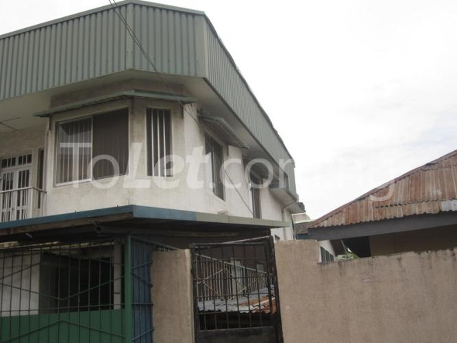 3 bedroom Flat / Apartment for rent Borno Way Yaba Yaba Lagos - 0