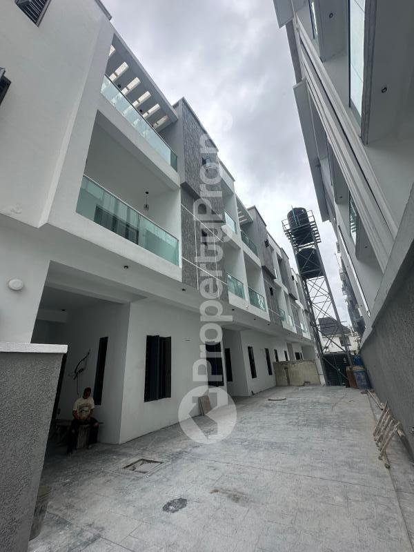 5 bedroom House for sale Ologolo Lekki Lagos - 0