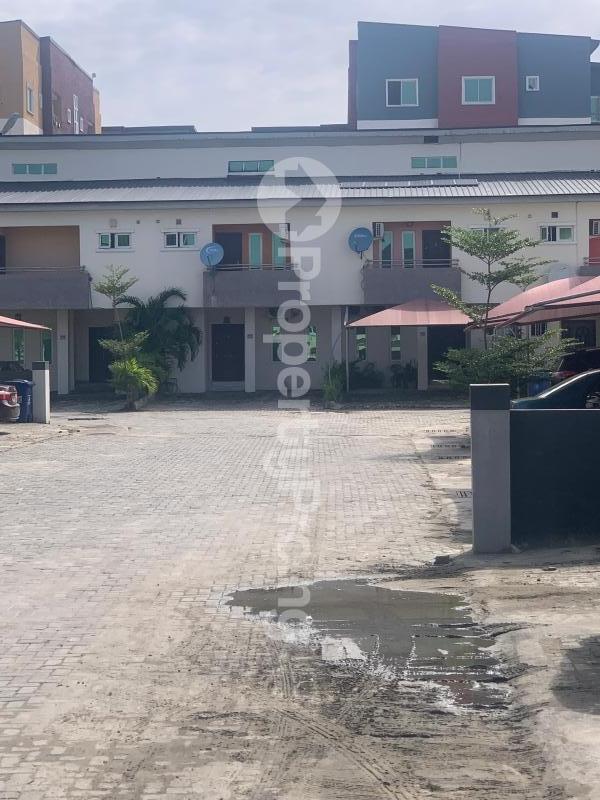 3 bedroom House for rent Behind Enyo Filling Station Chisco Ikate Lekki Lagos