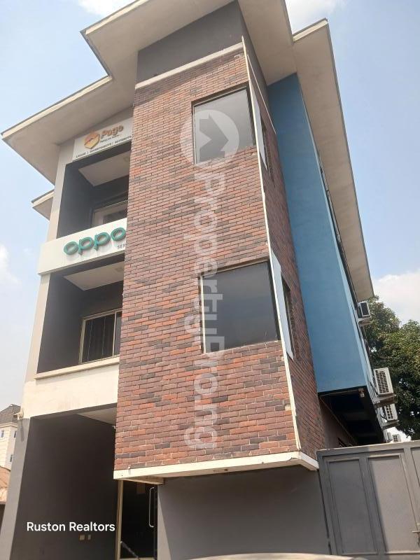 6 bedroom Commercial Property for sale Mokola Road Ibadan Oyo