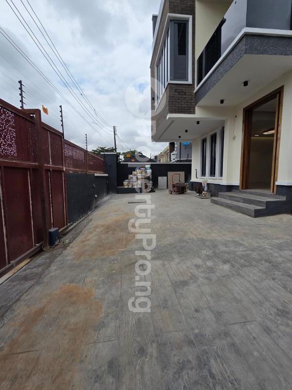 5 bedroom House for sale Adeniyi Jones Ikeja Lagos