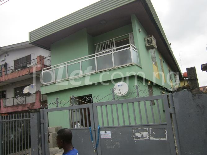 3 bedroom Flat / Apartment for rent Alhaji Shittu Street Surulere Surulere Lagos