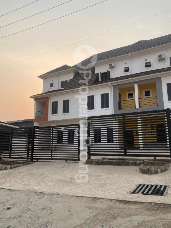 5 bedroom House for sale 69 Road Gwarinpa Abuja