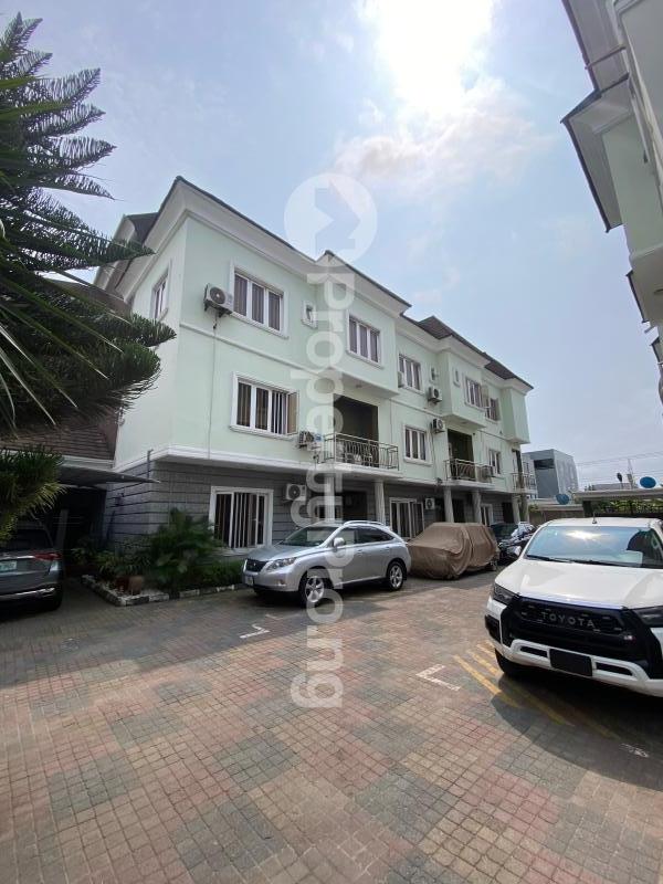 4 bedroom House for rent Osapa london Lekki Lagos