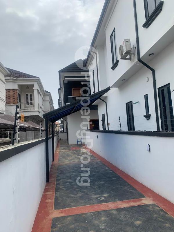 4 bedroom House for sale Lekki Lagos