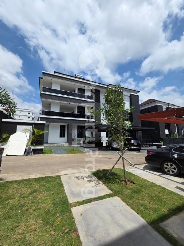 6 bedroom House for sale Market Square, Kado Abuja - 0