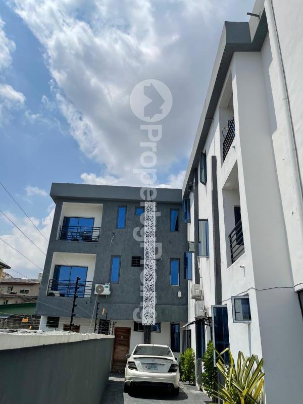 1 bedroom Flat / Apartment for sale Shomolu Shomolu Lagos