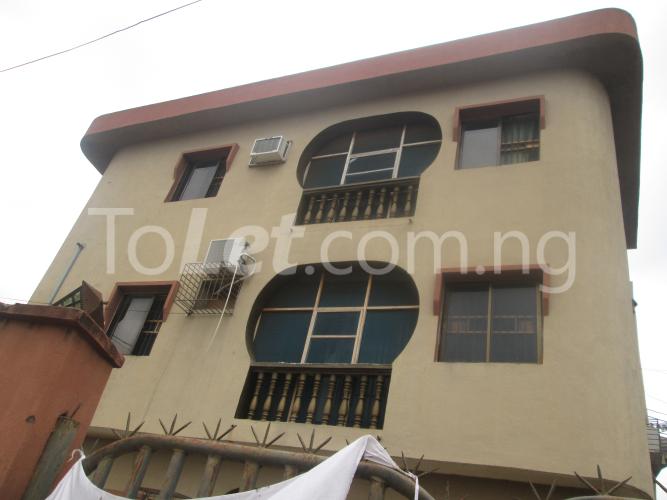 3 bedroom Flat / Apartment for rent Karimu Street Oshodi Expressway Oshodi Lagos