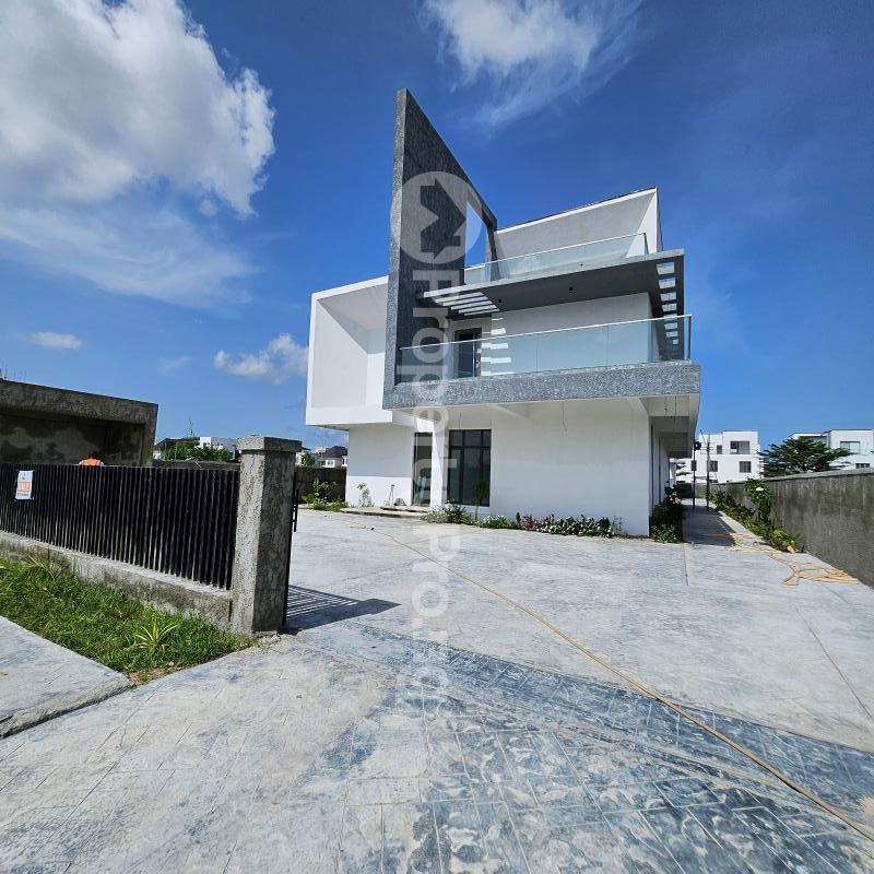 5 bedroom House for sale Pinnock Beach Waterfront Line Osapa london Lekki Lagos