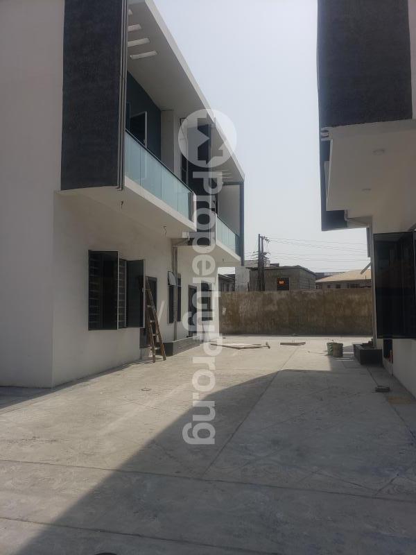 4 bedroom House for sale Ologolo Lekki Lagos