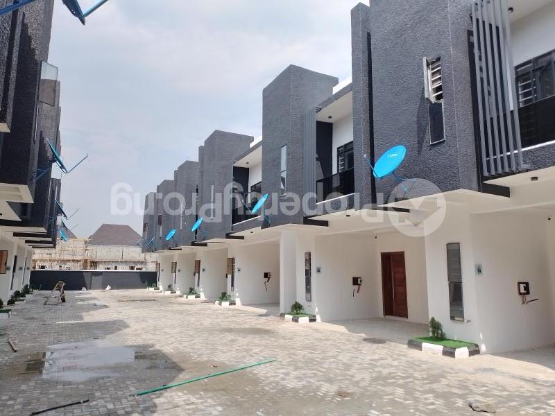 4 bedroom House for sale Orchid Road Lekki Lagos