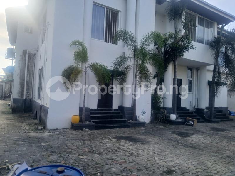 10 bedroom House for rent Admiralty Road Lekki Lagos