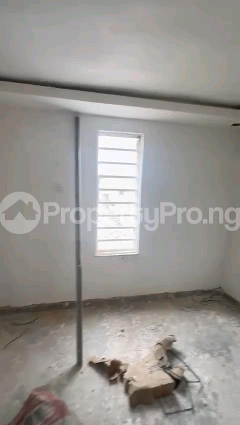 2 bedroom House for rent Off Apata Street Shomolu Lagos