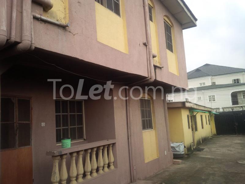2 bedroom Flat / Apartment for rent Off Pedro Road, Famous Bus Stop Bariga Shomolu Lagos