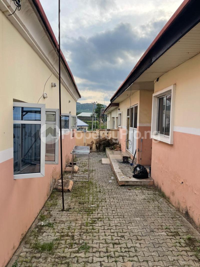 4 bedroom House for sale Karshi Abuja