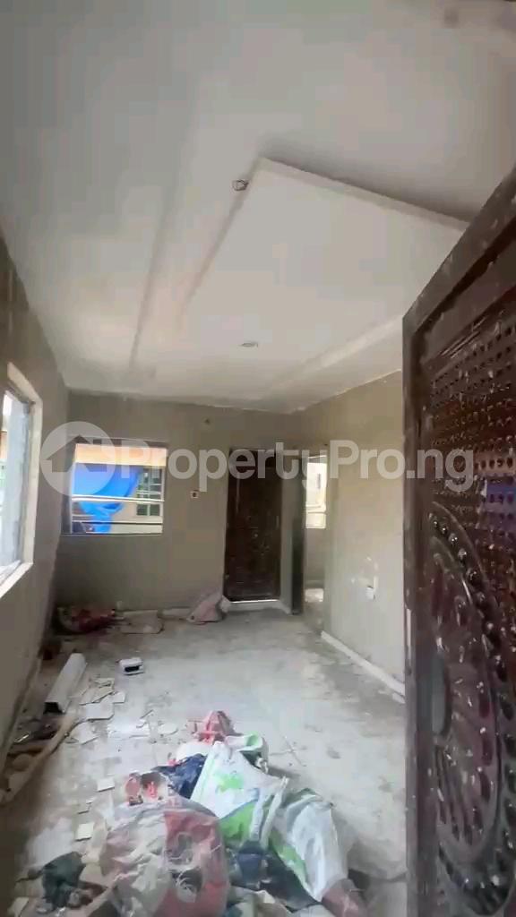 1 bedroom Flat / Apartment for rent Off Oguntobu Shomolu Lagos