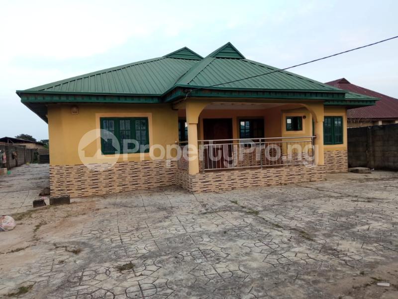 3 bedroom Flat / Apartment for rent Nurudeen Oyebola Street, Igbogbo Ikorodu Lagos