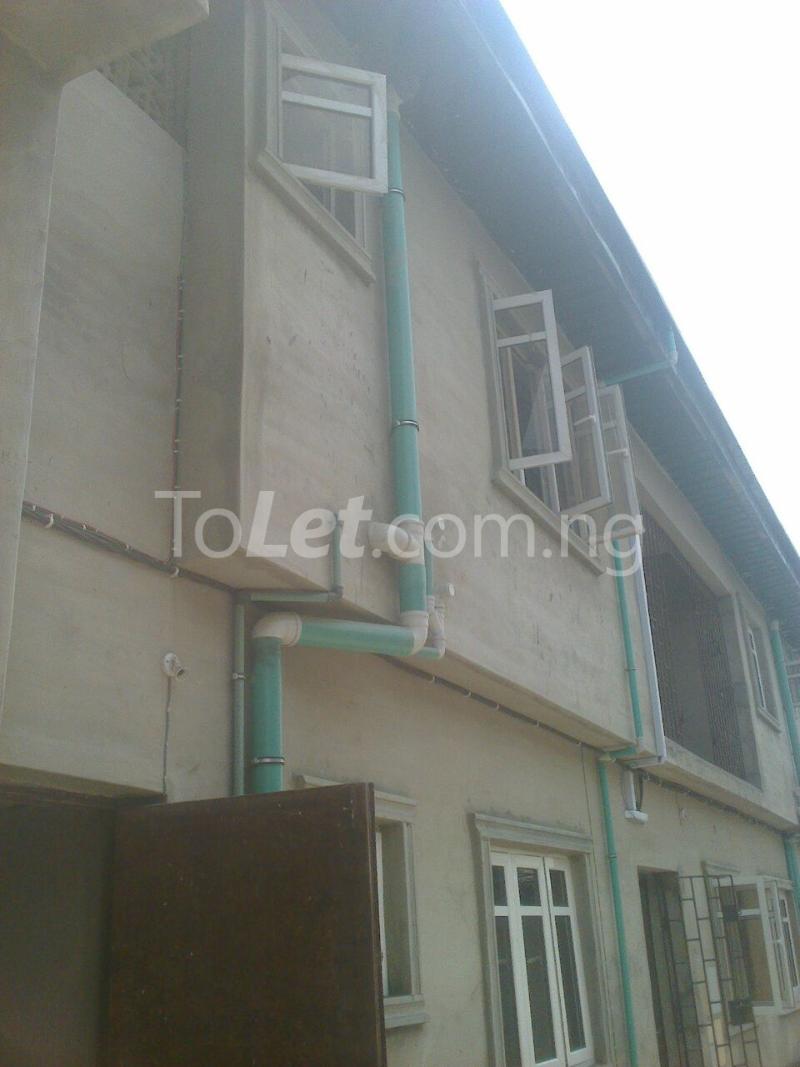 3 bedroom Flat / Apartment for rent Eyinogun Street Oshodi Expressway Oshodi Lagos