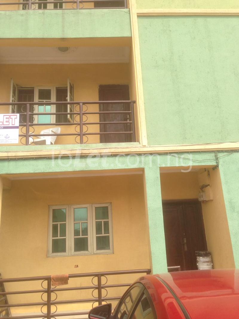 3 bedroom Flat / Apartment for rent Alagomeji Area Alagomeji Yaba Lagos