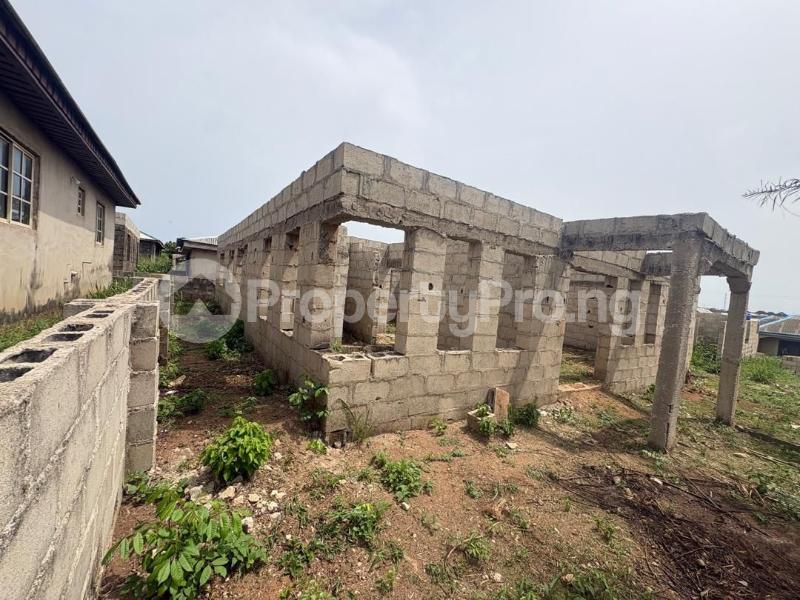 3 bedroom House for sale Sale Irewolede, Off Ijoba Agba, Mowo Nla, Ikorodu. Ijede Ikorodu Lagos