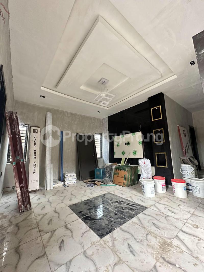 3 bedroom House for sale Aba Nla, (3 Houses To The Main Road,ologuneru Eleyele Road, Ibadan Oyo