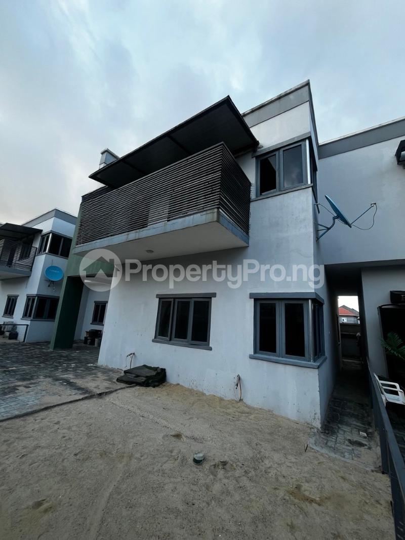 4 bedroom House for sale Ologolo Lekki Lagos