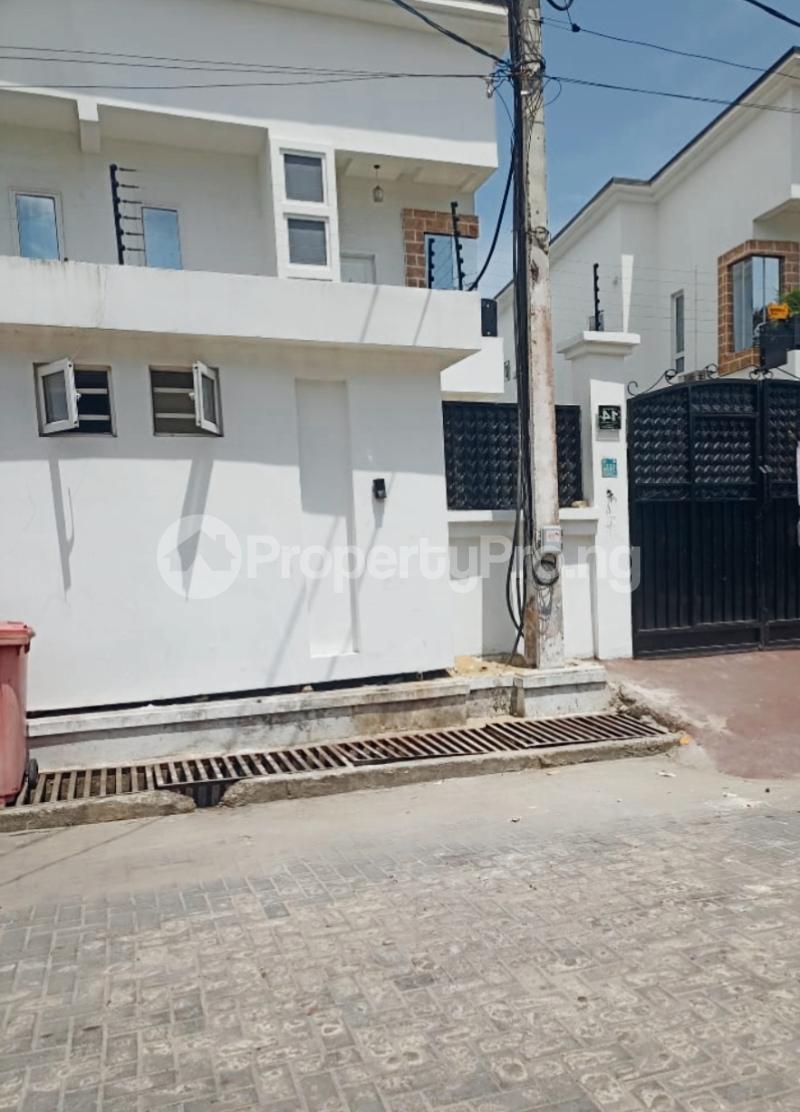 4 bedroom House for rent By Shoprite Road Osapa london Lekki Lagos
