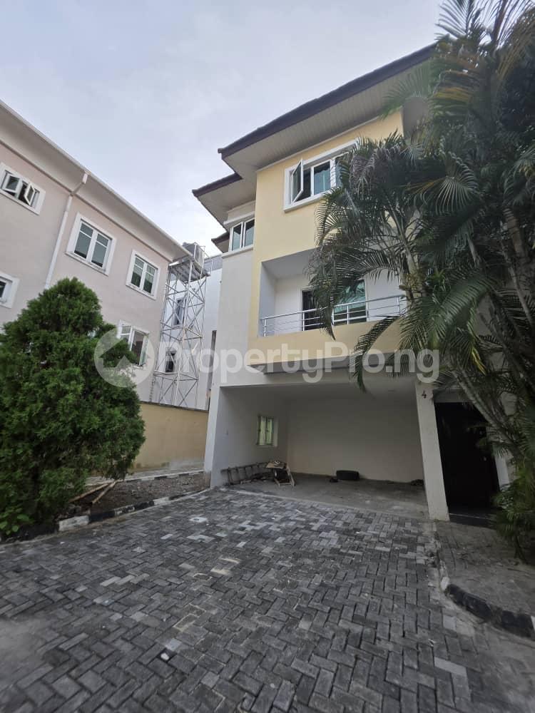 4 bedroom House for rent Ikota Villa, Along Lekki Epe Express Way, Lagos Along Lekki Expressway Lekki Lagos