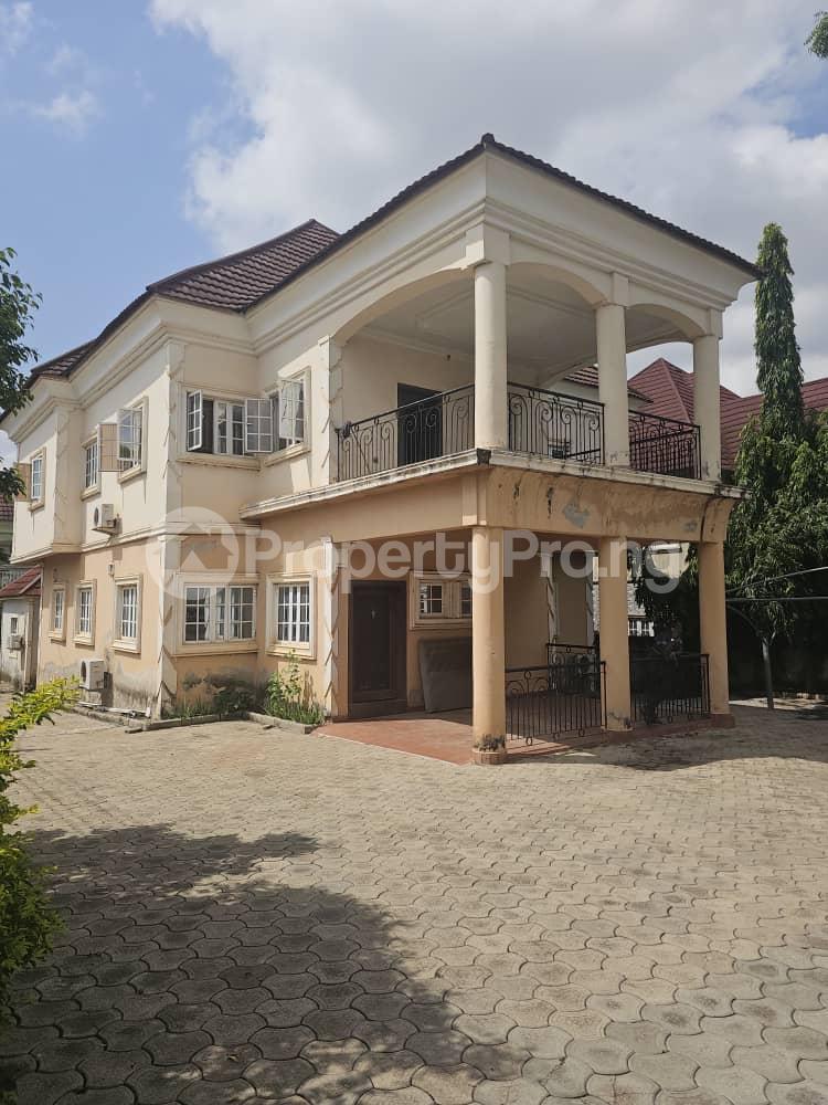 4 bedroom House for sale 6th Avenue Gwarinpa Abuja