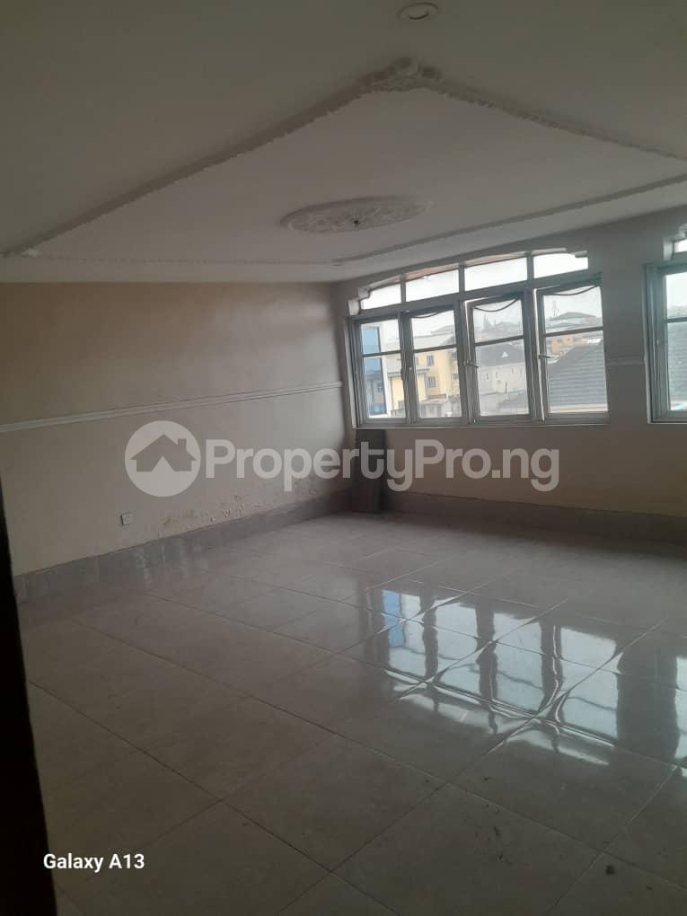 4 bedroom House for rent Akinwinmi Estate Mende Maryland Lagos