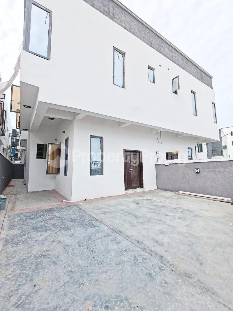 4 bedroom House for sale Ologolo Lekki Lagos
