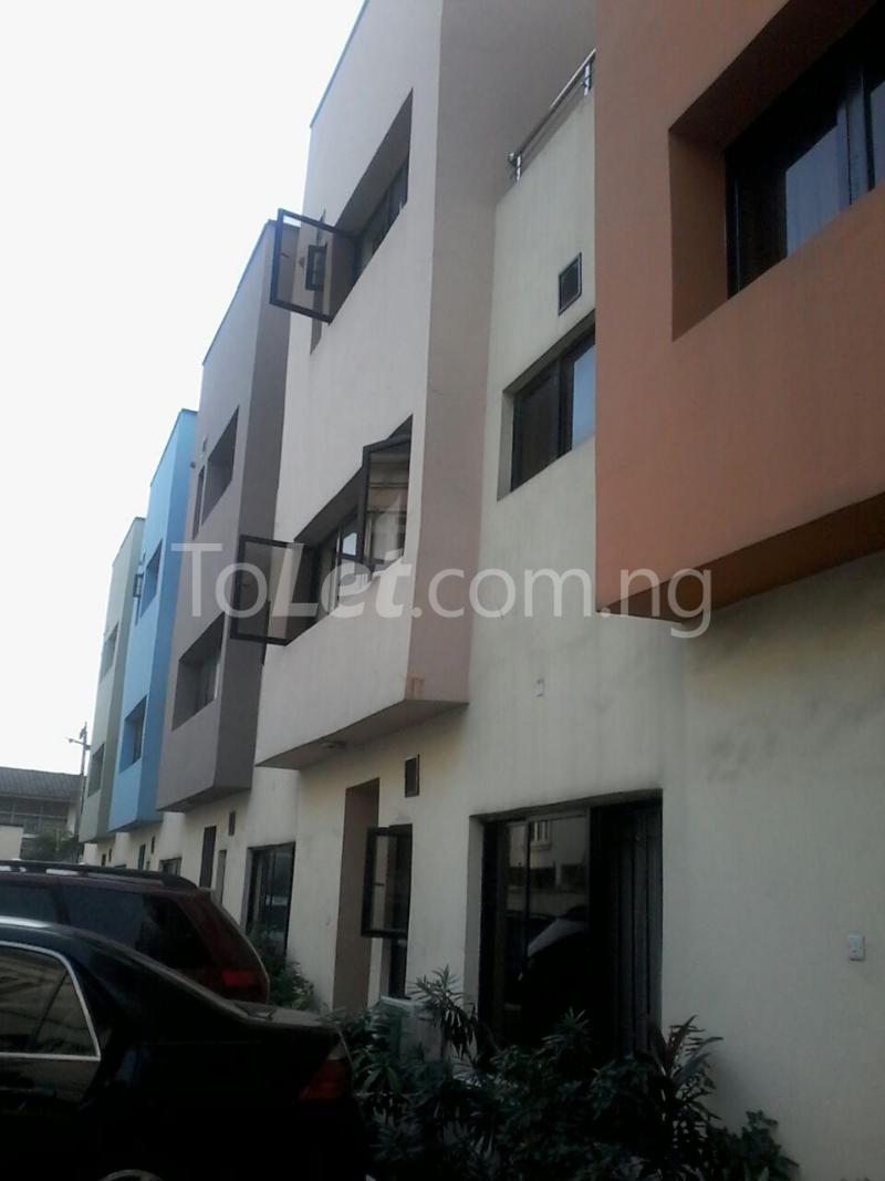 4 bedroom House for rent Lavender Court Yaba Yaba Lagos