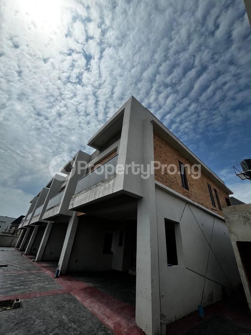 4 bedroom House for sale Ologolo Lekki Lagos