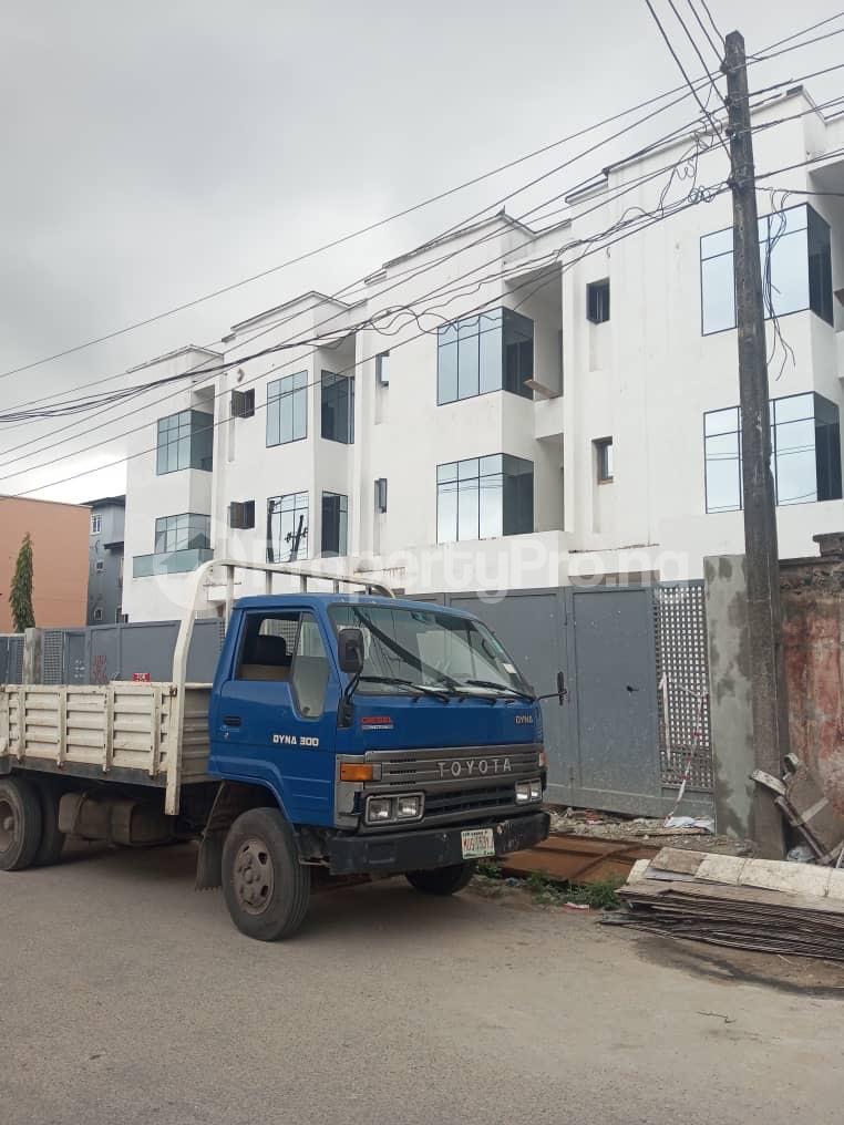 4 bedroom Flat / Apartment for sale Mende Maryland Lagos