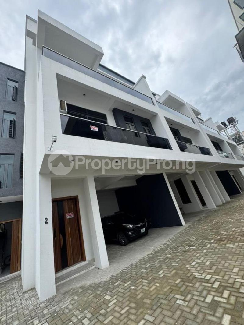4 bedroom House for sale Ologolo Lekki Lagos