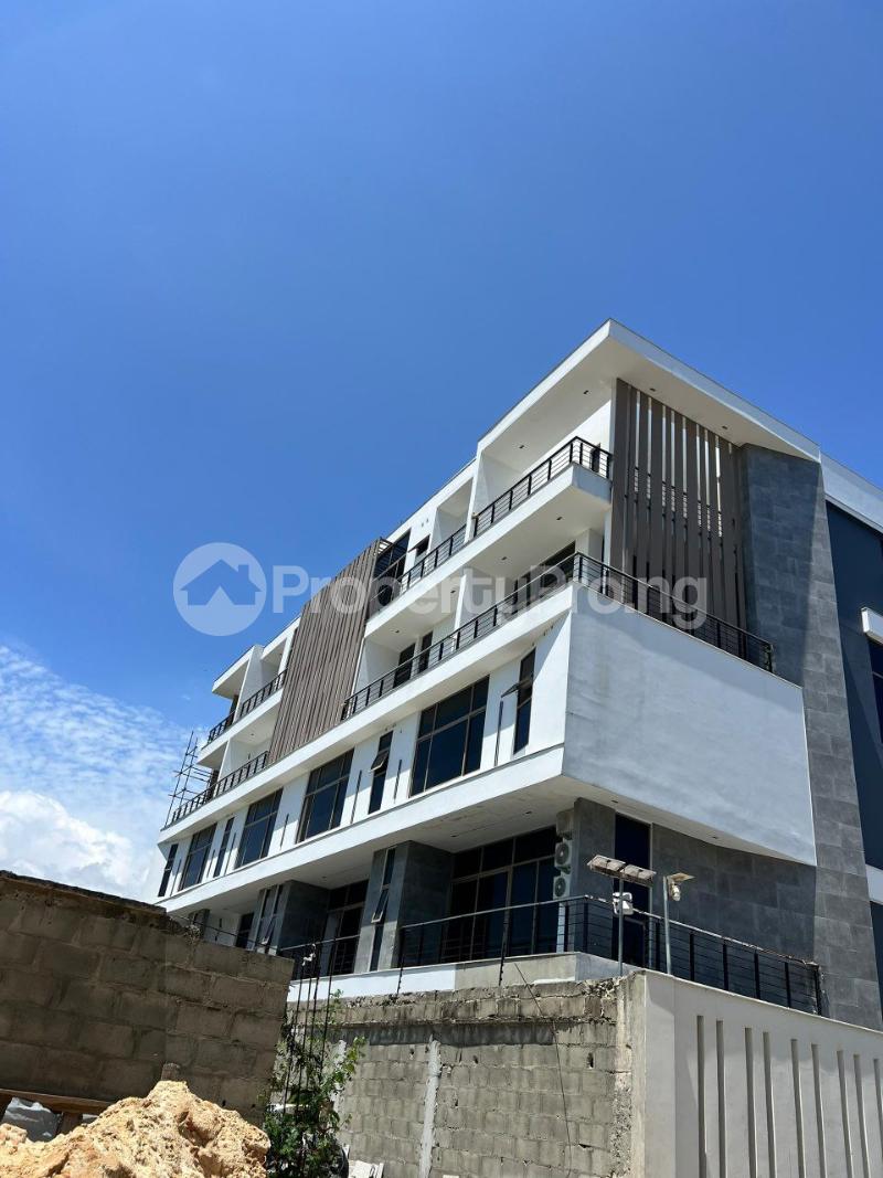 4 bedroom House for sale Lekki Lagos